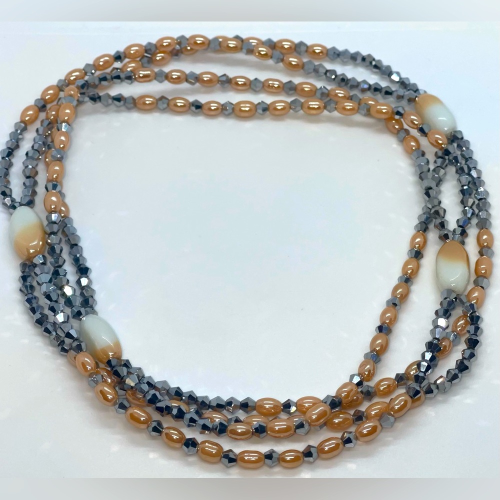 Elastic waist beads perfect for wearing with outfits, swimwear, and nightwear.